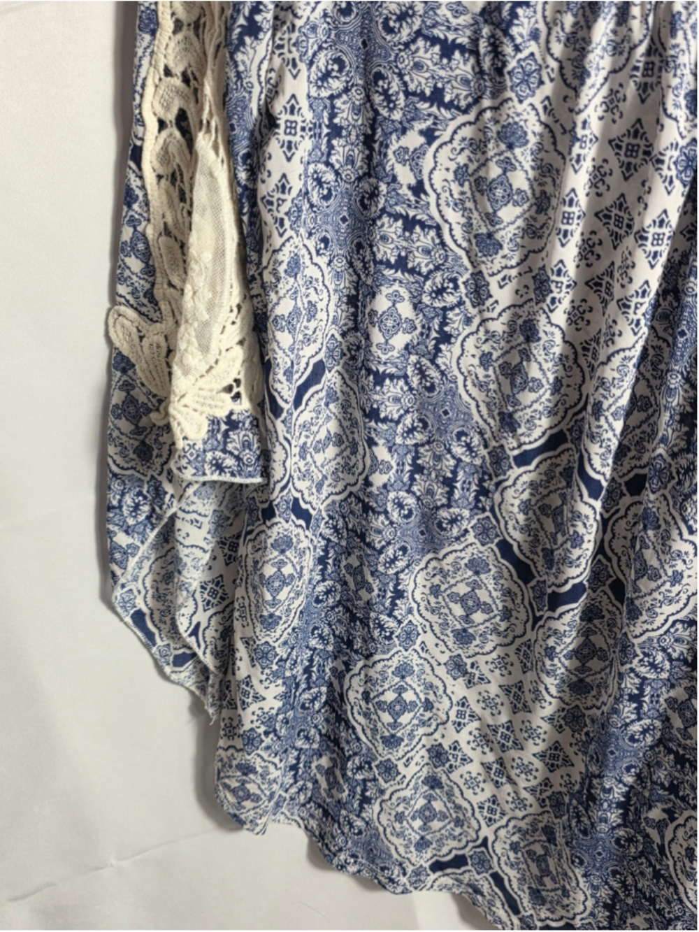 Women's Ember Blue and White Patterned Blouse, Size L boho-chic cottagecore - Picture 5 of 6